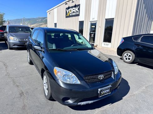 Used 2005 Toyota Matrix FWD image 1