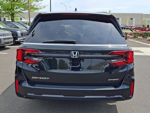 Used 2025 Honda Odyssey Sport-L image 5