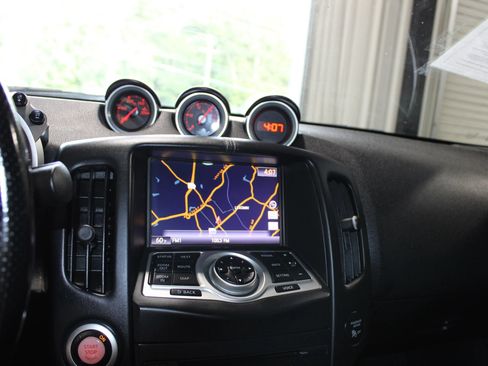 Used 2014 Nissan 370Z Touring w/ Sport Package RWD image 15