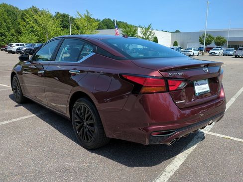 Used 2025 Nissan Altima 2.5 SV w/ SV Special Edition Package AWD/4WD image 6