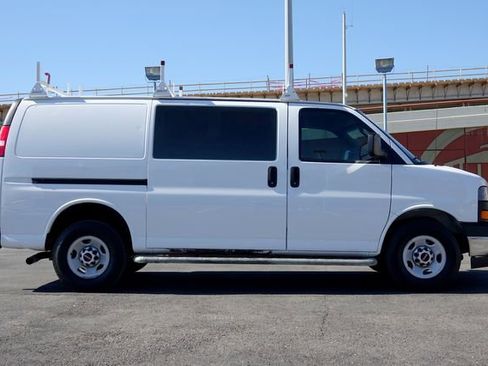 Used 2017 GMC Savana 2500 image 15