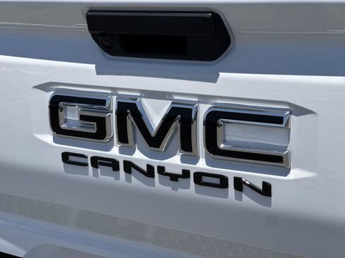 New 2026 GMC Canyon Elevation w/ LPO, Black Badging Package RWD image 26