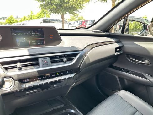 Used 2021 Lexus UX 200 w/ Accessory Package (Z2) FWD image 23