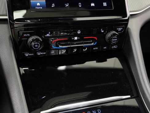 Certified 2024 Jeep Grand Cherokee L Altitude AWD/4WD image 35
