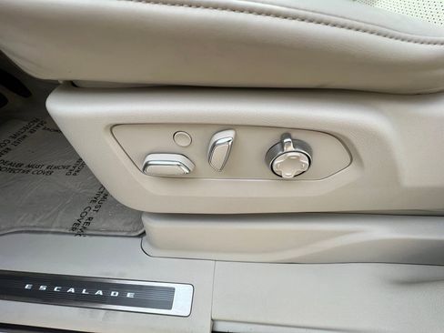 Used 2021 Cadillac Escalade Sport Platinum image 21