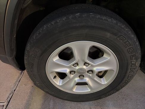 Used 2014 Jeep Grand Cherokee Laredo w/ Quick Order Package 23E image 10