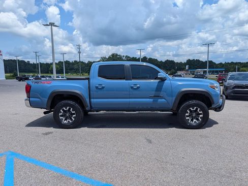 Used 2019 Toyota Tacoma TRD Off-Road AWD/4WD image 6