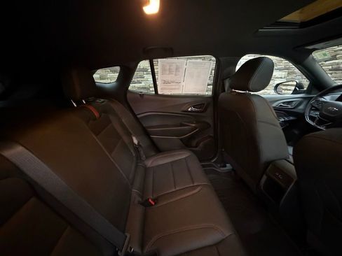 Used 2024 Chevrolet Trax RS w/ Sunroof Package image 30