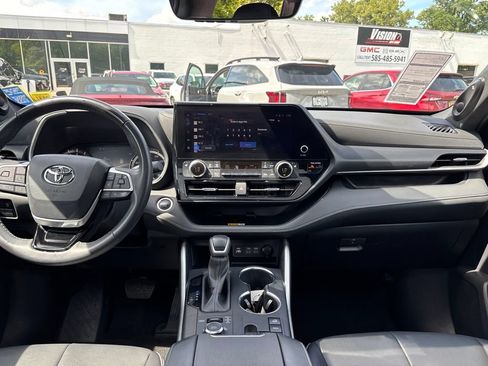 Used 2024 Toyota Highlander XSE AWD/4WD image 20