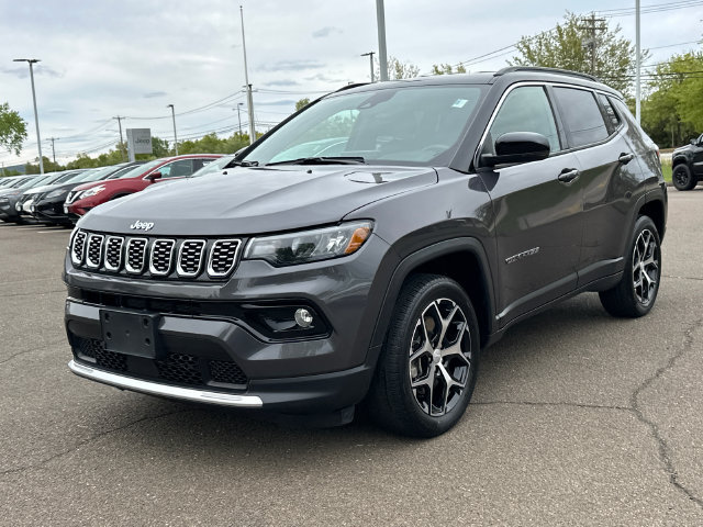Used 2024 Jeep Compass Limited AWD/4WD image 5