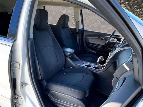 Used 2012 Chevrolet Traverse LT image 7