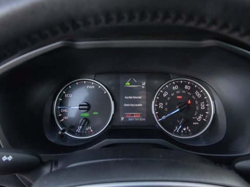 Used 2022 Toyota RAV4 XLE Premium AWD/4WD image 15