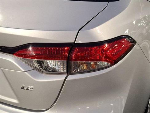 Certified 2021 Toyota Corolla LE image 16