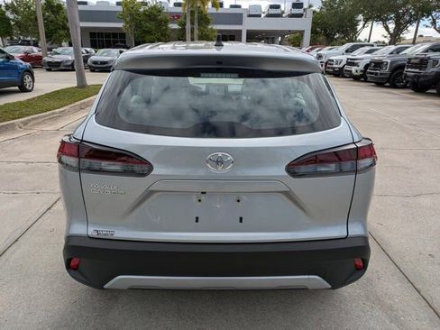 Used 2026 Toyota Corolla Cross L image 5