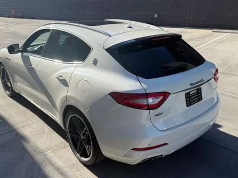 Used 2017 Maserati Levante S AWD/4WD image 7