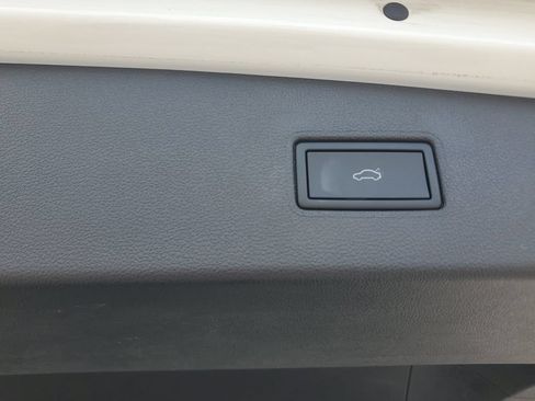 Certified 2024 Volkswagen Tiguan SEL R-Line AWD/4WD image 16