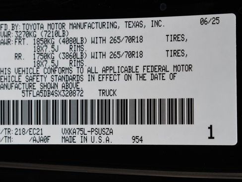 Used 2025 Toyota Tundra SR5 AWD/4WD image 33