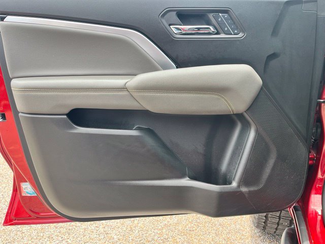 Used 2024 Chevrolet Colorado ZR2 w/ ZR2 Convenience Package III AWD/4WD image 27