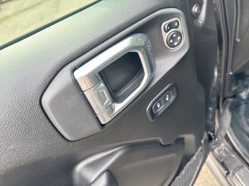 Used 2024 Jeep Wrangler Unlimited AWD/4WD image 14