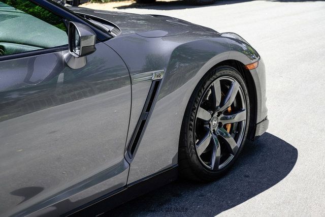 Used 2011 Nissan GT-R Premium AWD/4WD image 88