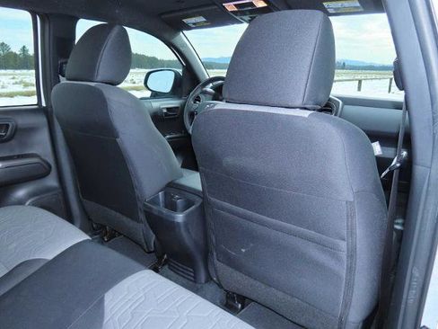 Used 2022 Toyota Tacoma TRD Off-Road image 26