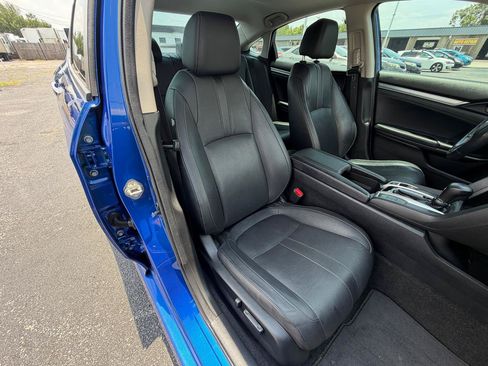 Used 2017 Honda Civic Touring image 16