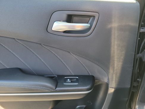Used 2019 Dodge Charger GT RWD image 12