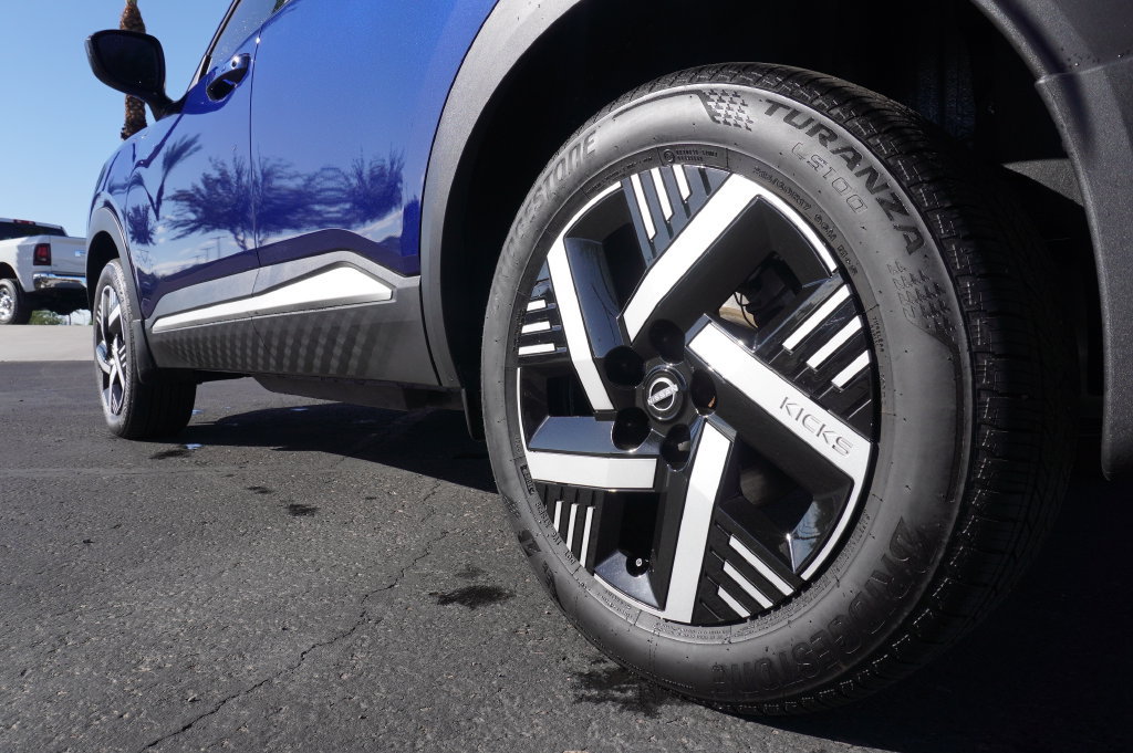 Certified 2026 Nissan Kicks SV FWD image 6