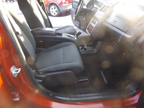 Used 2010 Dodge Journey SXT w/ Flexible Seating Group image 19