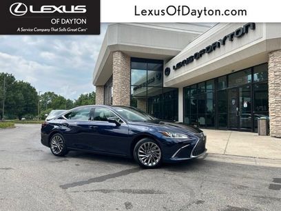 Used 2025 Lexus ES 300h w/ Luxury Package