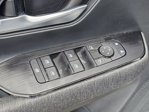 Used 2026 Nissan Kicks SV FWD image 15