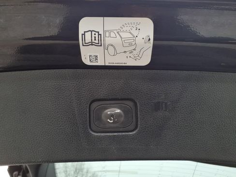 Used 2019 Ford Edge Titanium w/ Cold Weather Package image 20