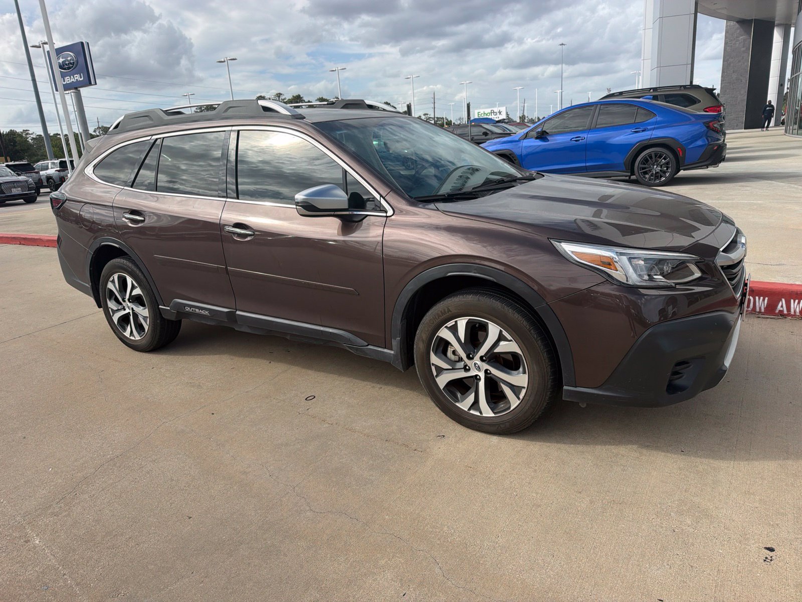 Used 2022 Subaru Outback Touring XT AWD/4WD image 2