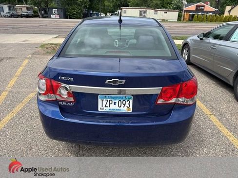 Used 2013 Chevrolet Cruze LS FWD image 3