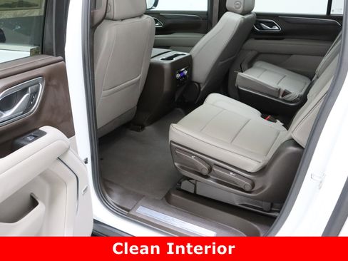 Used 2024 GMC Yukon XL SLT w/ SLT Premium Package image 30