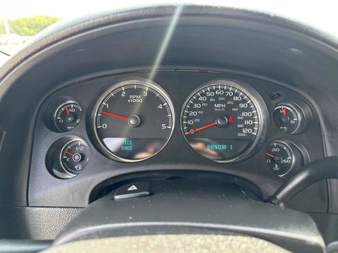 Used 2011 GMC Sierra 2500 Denali w/ Suspension Package, Off-Road AWD/4WD image 24