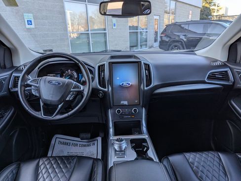 Used 2024 Ford Edge Titanium image 10
