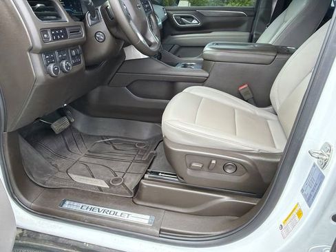 Used 2024 Chevrolet Tahoe Z71 w/ Luxury Package AWD/4WD image 9