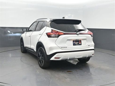 Used 2023 Nissan Kicks SR w/ SR Premium Package image 3