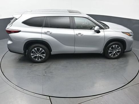 Certified 2024 Toyota Highlander XLE image 53