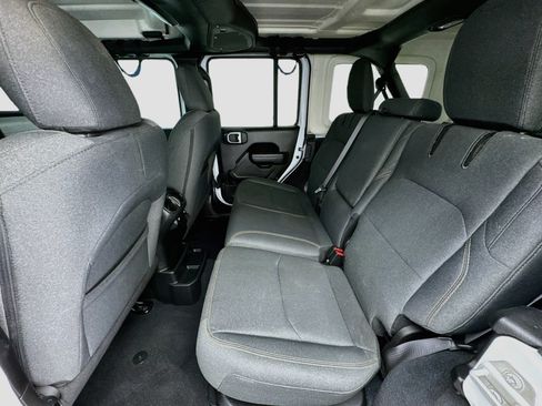 Used 2024 Jeep Wrangler Unlimited AWD/4WD image 15