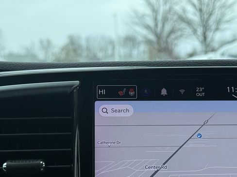 Used 2023 Chrysler Pacifica Limited image 29