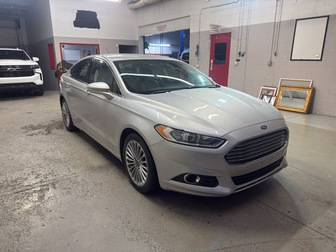 Used 2016 Ford Fusion Titanium FWD image 1
