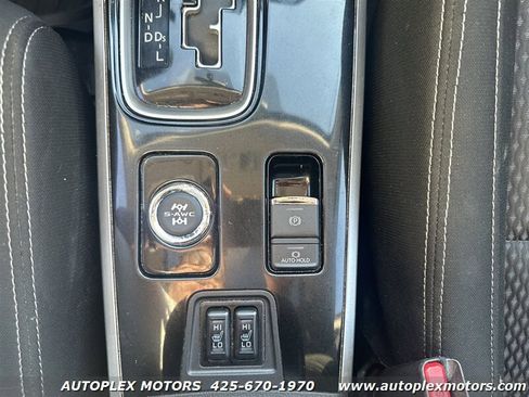 Used 2017 Mitsubishi Outlander SE image 32