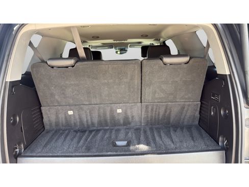 Used 2018 Chevrolet Tahoe LT w/ Luxury Package RWD image 27