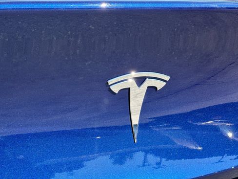 Used 2022 Tesla Model Y Long Range AWD/4WD image 27