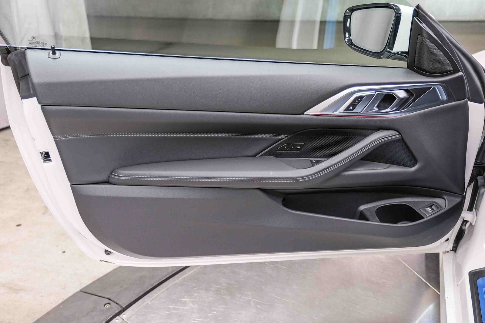 Used 2024 BMW 430i Coupe w/ Convenience Package RWD image 23