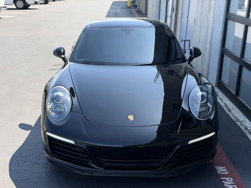 Used 2019 Porsche 911 Carrera 4 AWD/4WD image 3