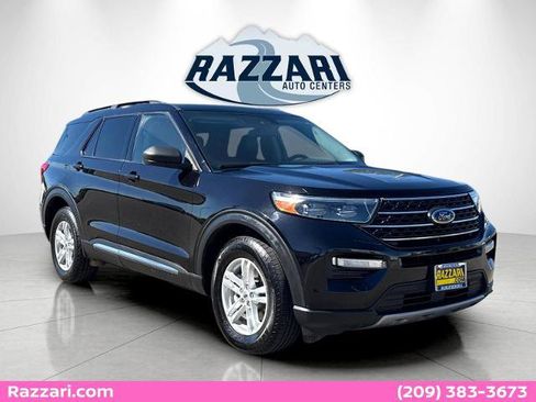 Certified 2023 Ford Explorer XLT w/ Equipment Group 202A AWD/4WD image 1
