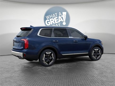 New 2025 Kia Telluride S image 6